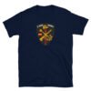 Camiseta azul marino con un gran escudo de la Legión Española impreso en la parte frontal, mostrando varios símbolos militares cruzados y el texto “Legión Española” en la parte superior del emblema.